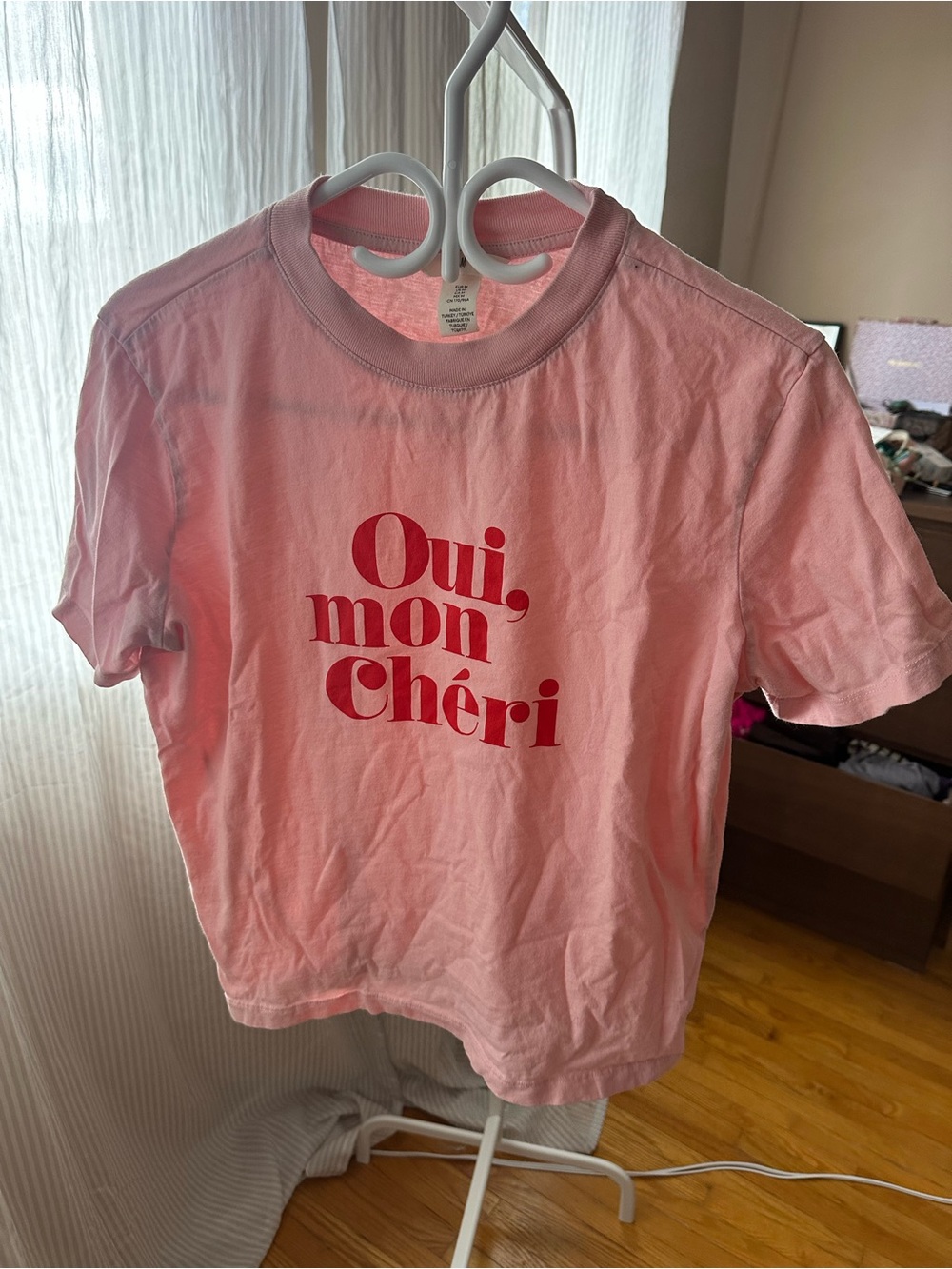 Women’s Pink Graphic Tee - "Oui, mon Chéri"